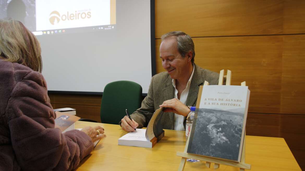 Pedro Amaro apresentou o seu último livro: MONOGRAFIA “A VILA DE ÁLVARO E A SUA HISTÓRIA” APRESENTADA EM OLEIROS E LISBOA